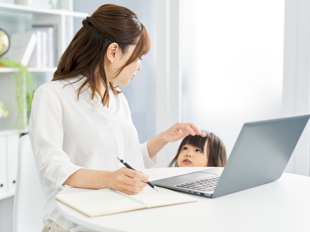 子育てしながら働く女性